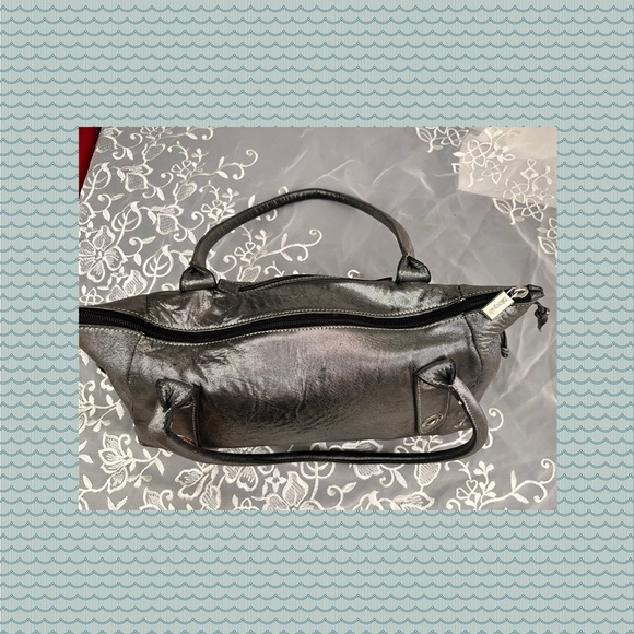 Blaque Metallic Hand Bag USED - Picture 10 of 10